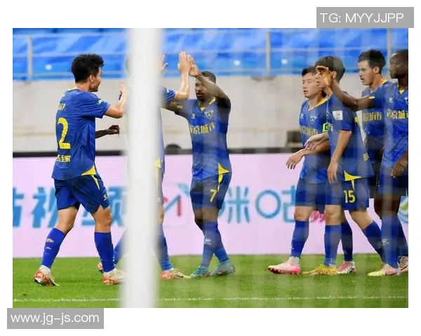 南京足球队携手变革提升配合默契引发热议与期待