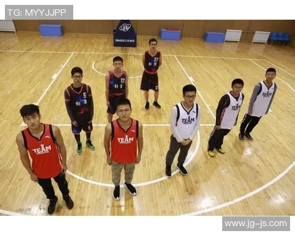 赛后分析:上海篮球队与广州篮球队的实力对决与战术探讨 赛后分析:上海篮球队与广州篮球队的实力对决与战术探讨