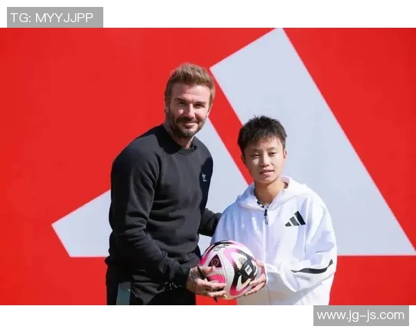 经典足球明星同框瞬间回顾那些年我们追逐的绿茵传奇 经典足球明星同框瞬间回顾那些年我们追逐的绿茵传奇