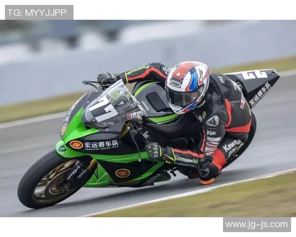 重庆足球队在邀请赛中的耐力表现分析与点评